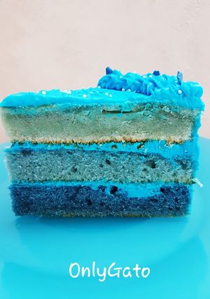 Une photo de Blue Ombre Cake