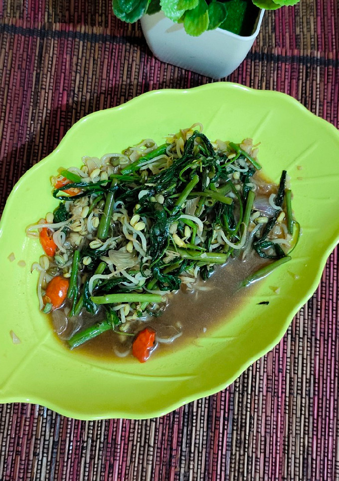 Foto resep Tumis kangkung tauge pedas manis (cocok untuk diet)