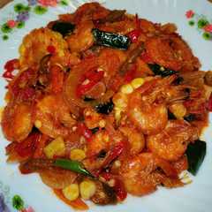 A picture of Udang saus Padang.