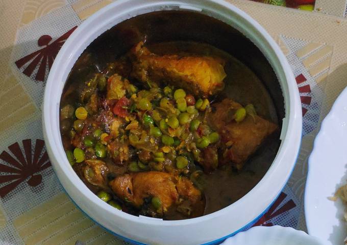 Fish curry with peas
