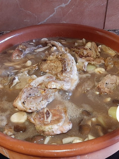 Una foto de Guiso de chuletas de cordero con boletus