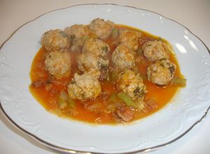 Foto principal de Albóndigas de carne picada con tomate