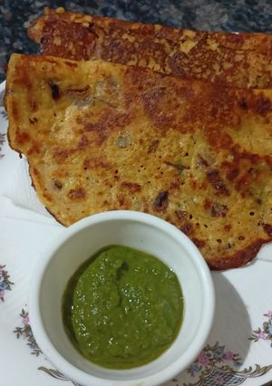 A picture of Moong daal dosa.