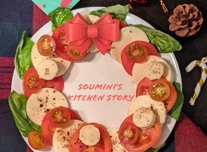 A picture of Christmas Wreath Caprese Salad.