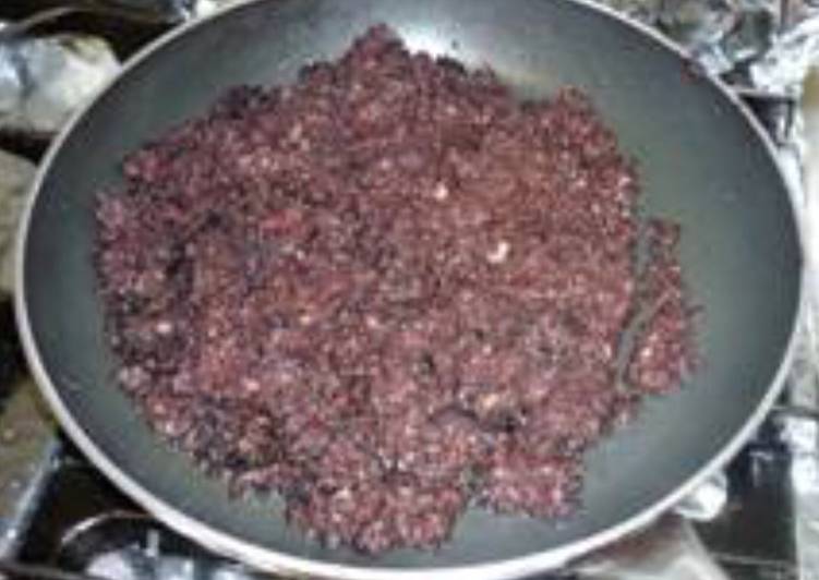 Revuelto de morcilla con pimientos del piquillo