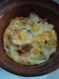 Huevos con chile de agua y queso de cabra gratinados mexicanos