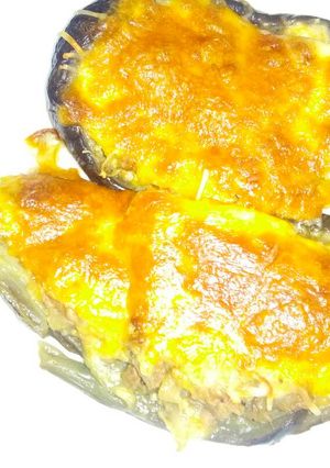 Una foto de Berenjena de carne y cheddar