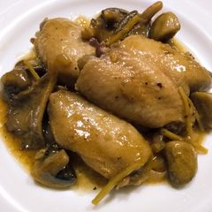 Braised chicken wings and mushrooms A picture of Braised chicken wings and mushrooms.