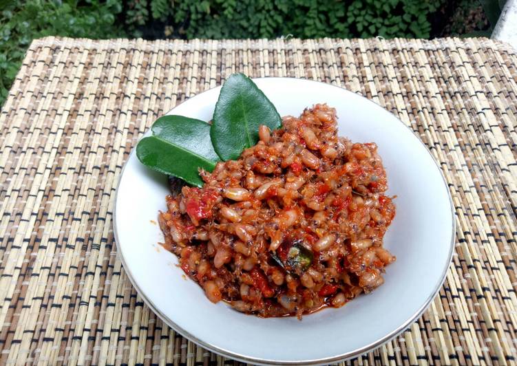 Langkah Mudah untuk Menyiapkan Sambal baby cumi, Enak Banget