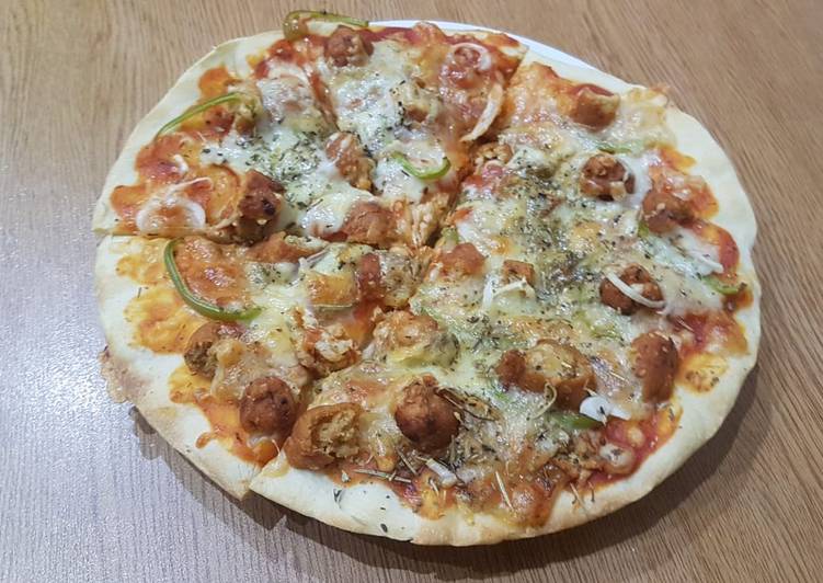 Thin Crust Seekh Kabab pizza