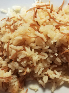 Una foto de Arroz blanco con fideos finos