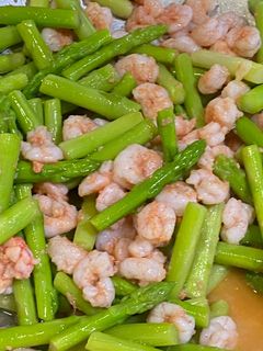 (簡單料理)蘆筍炒蝦仁 的食譜成品照片