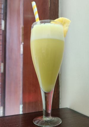 પીના કોલાડા માકટેલ રેસીપી મુખ્ય ફોટો