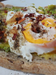 Foto resep Avocado toast with sourdough bread