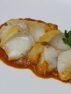 Una foto de Bacalao con tomate (Skrei) fácil y riquísima