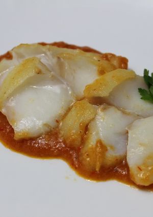 Foto principal de Bacalao con tomate (Skrei) fácil y riquísima