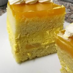 Mango mousse cake A picture of Mango mousse cake.