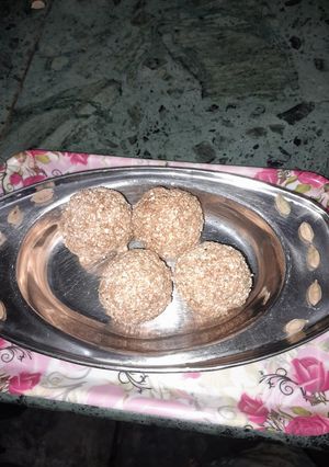 A picture of भुनी हुई चौलाई के लड्डू....