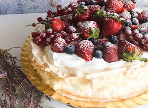 Foto de Pavlova de Frutos Vermelhos