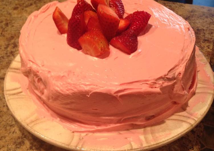 Easiest Way to Make Homemade Strawberry Cake