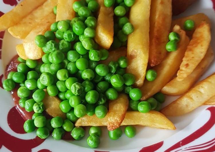 Fish and chips with peas