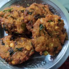 A picture of Peas dhal greenish vadai.