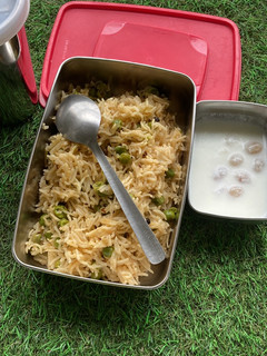 मटर पुलाव(matar pulao recipe in hindi) रेसिपी मुख्य फोटो