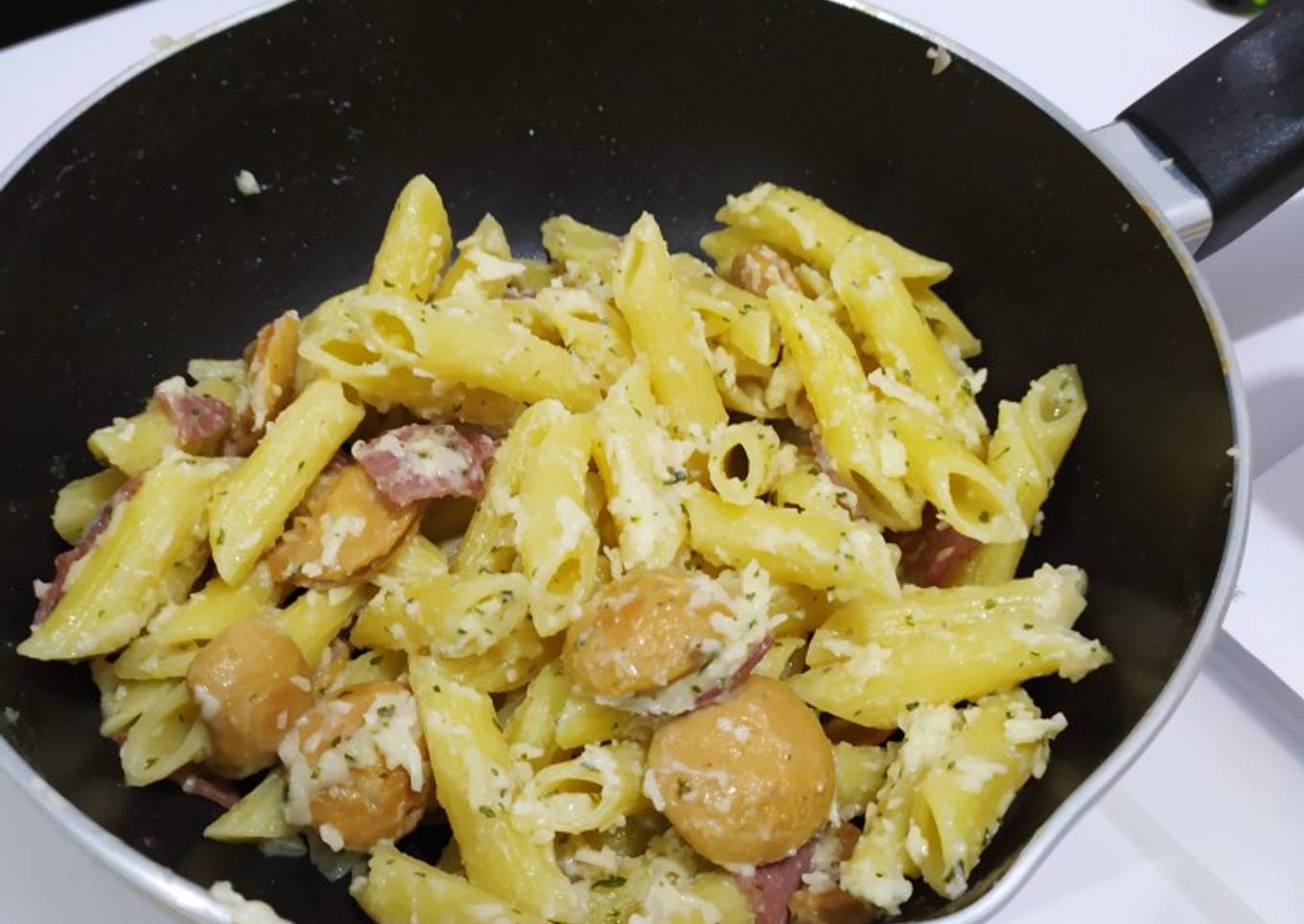 29. Pasta Keju Sosis Tinggal Celup