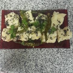 A picture of Suji dhokla(white khatta dhokla).
