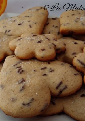 Foto principal de Galletas de naranja con fideos de chocolate