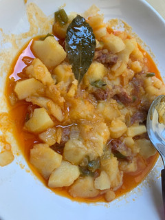 Una foto de Patatas con chorizo
