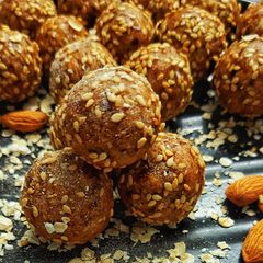 A picture of Oats Ladoo (sugar-free).