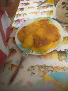 Una foto de Pescado empanado con salsa de ajo