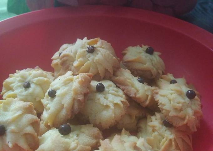 Cara Bikin Kue Semprit Kembang Dahlia Ekonomis Untuk Dijual