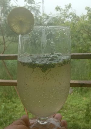 লেমন মোজিতো (lemon mojito recipe in Bengali) রেসিপির প্রধান ছবি