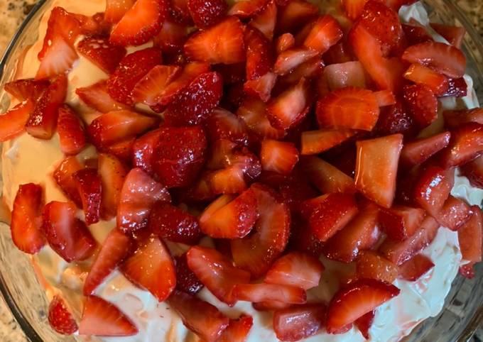 Recipe of Ultimate Strawberry Cake with Mini Chocolate Chips, Cream Cheese Icing and Fresh Strawberries