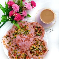 A picture of Beetroot Uttapam.