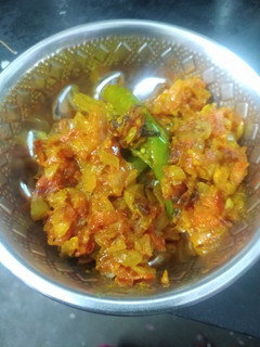 கருவாடு தொக்கு (Karuvadu thokku recipe in tamil) செய்முறை முக்கிய புகைப்படம்
