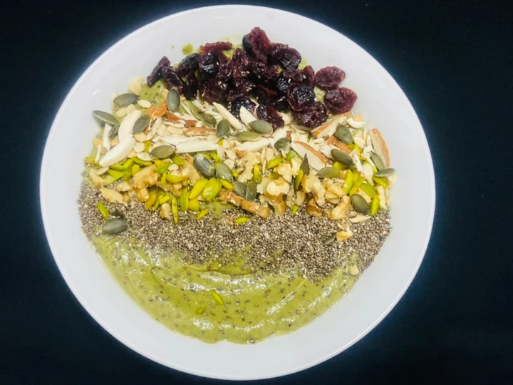 How To Make Avocado berries spinach smoothie bowl which So Delicious