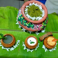 Spinach Khichdi with 3 tangy chutney A picture of Spinach Khichdi with 3 tangy chutney.