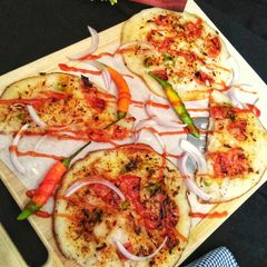 A picture of Rava Uttapam.