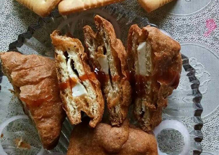 Steps to Prepare Super Quick Homemade Biscuits Sandwich Paneer pakorda