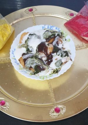 दही भल्ले (dahi bhalle recipe in Hindi) रेसिपी मुख्य फोटो
