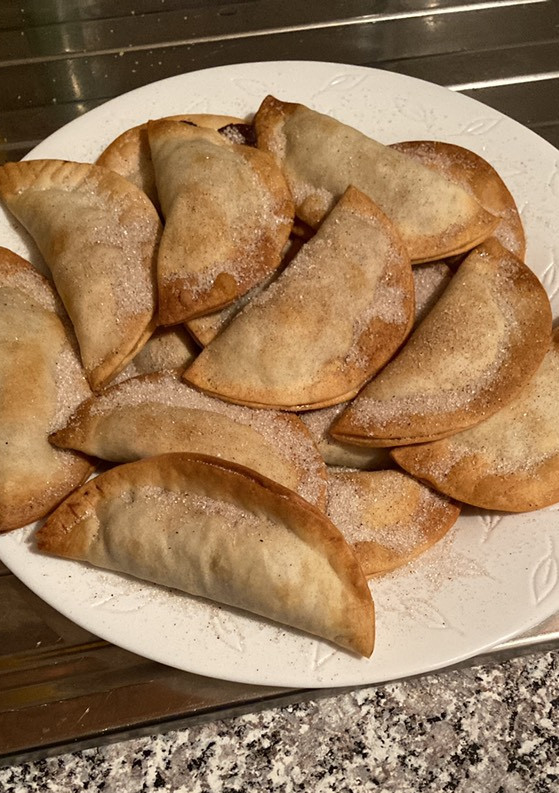 Una foto de Empanadillas de manzana, canela y brandy