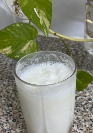 A picture of Meethi lassi.