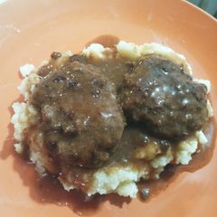 A picture of Smothered Beef Patties.