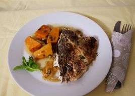 Dourada Assada com Batata Doce