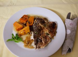 Foto de Dourada Assada com Batata Doce