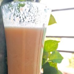 A picture of Muskmelon honey milk shake(smoothie).