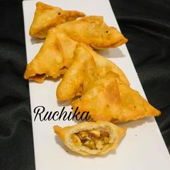 Dry Fruits Samosa A picture of Dry Fruits Samosa.